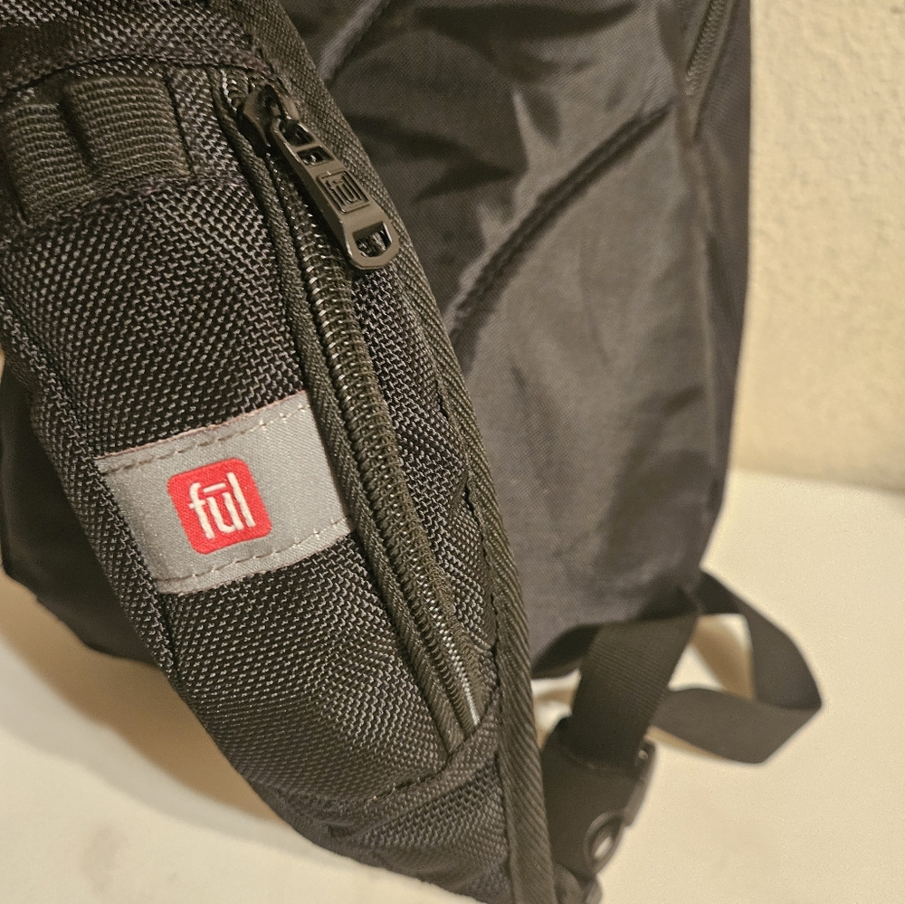 FūL Sling Shoulder Backpack - Picture 4 of 6